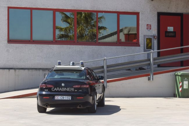 eurocot-incidente-sul-lavoro-via-ferrari-zona-industriale-auto-carabinieri-civitanova-2-650x433