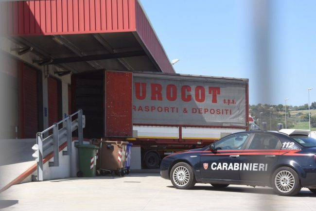 eurocot-incidente-sul-lavoro-via-ferrari-zona-industriale-auto-carabinieri-civitanova-4-650x434