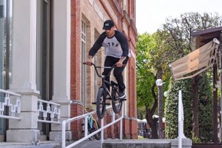 evoluzioni-bmx-lido-cluana-acrobazie-biciletta-civitanova-1-325x217