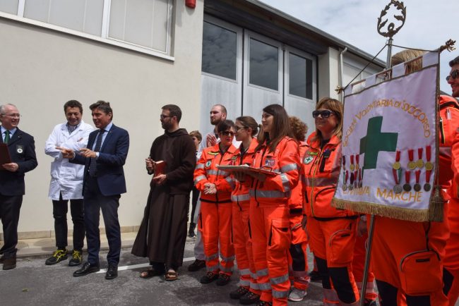 ica-dona-ambulanza-croce-verde-civitanova-6-650x434