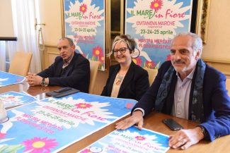 il-mare-in-fiore-corvatta-carella-silenzi-civitanova-2-325x217