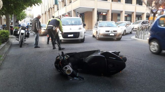 incidente-macerata-scooter-viale-don-bosco-1-650x366