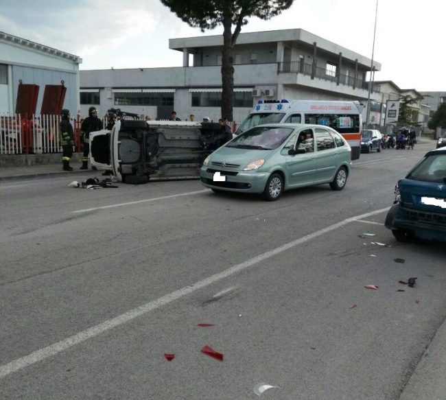 incidente-via-cristoforo-colombo-tolentino-9-650x583
