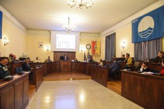 ultimo-consiglio-comunale-civitanova-FDM-5-325x217