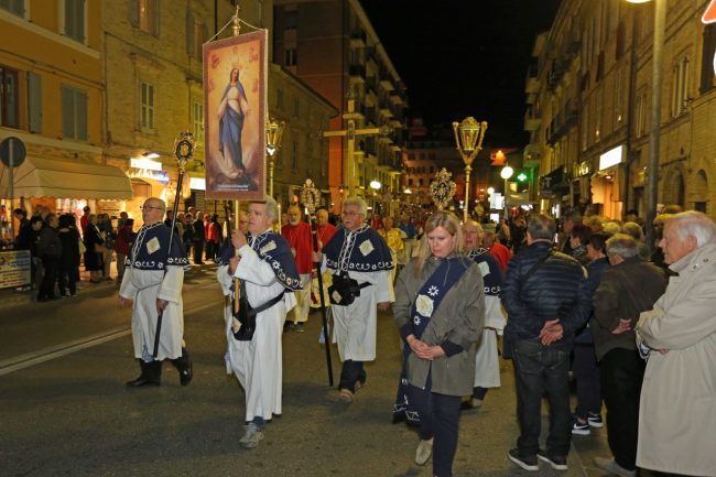 via_crucis_macerata_pasqua-18-650x433