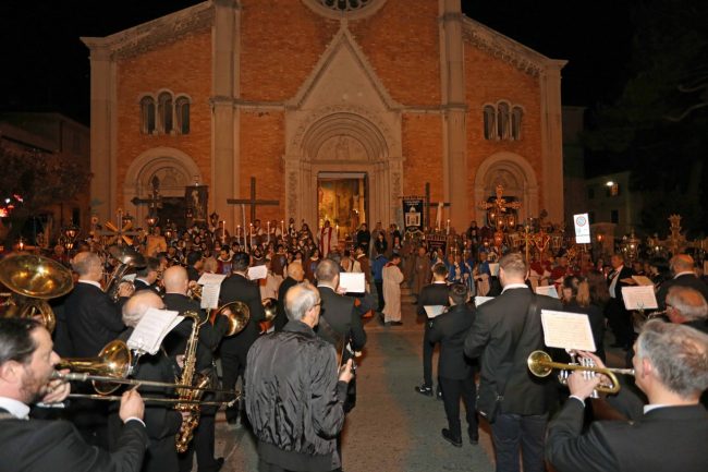 via_crucis_macerata_pasqua-21-650x433