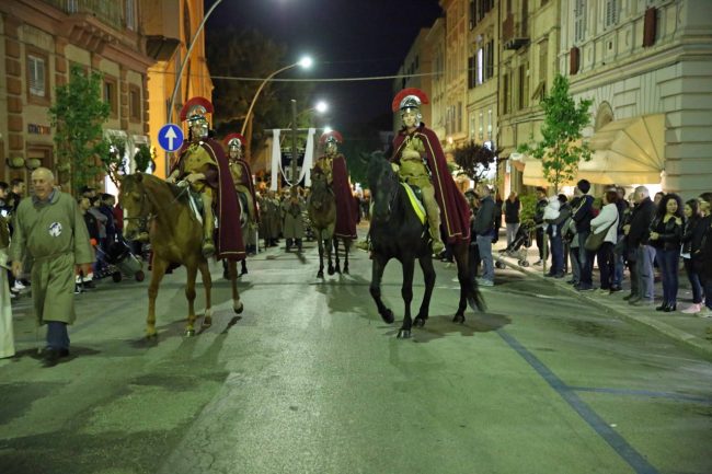 via_crucis_macerata_pasqua-3-650x433