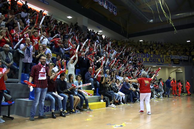 vittoria-lube-esultanza-tifosi_foto-LB-10-650x433