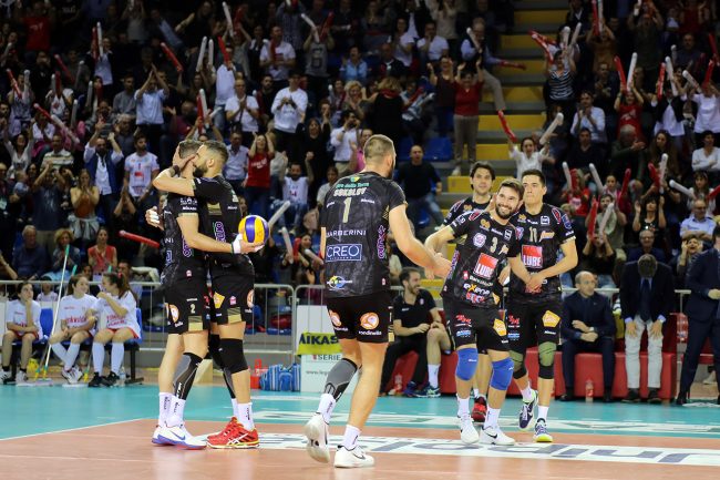 vittoria-lube-esultanza-tifosi_foto-LB-7-650x433