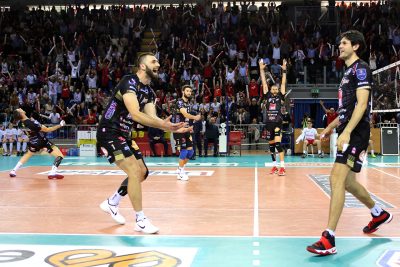 vittoria-lube-esultanza-tifosi_foto-LB-8-400x267