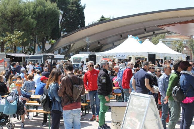 1-maggio-2017-civitanova-6-street-food-650x433