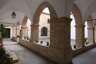 CHIOSTRO-4-325x217