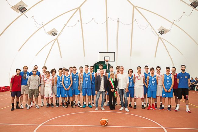 COPERTURA-PRESSOSTATICA-CAMPO-BASKET-san-severino-2-650x434