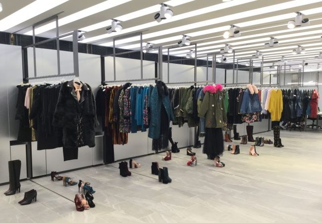 Fornarina_Showroom-HongKong_1-650x451
