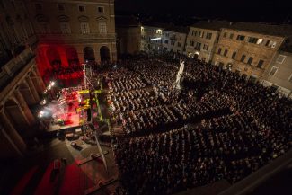 LUNARIA-Recanati-Piazza