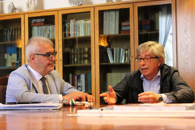 Visita-errani-scuole-Macerata-3-650x433