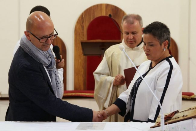 benedizione_sposi_katherine-seminario-padilla_-antonio_pistola-2-650x434