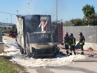 camion_fuoco_santa_maria_apparente-1-325x244