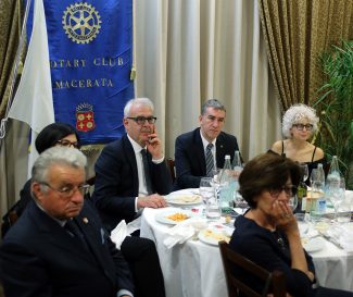 cena-mecenati-sferisterio_foto-LB-5-325x273