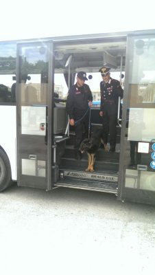 controlli-carabinieri-scuole-4-226x400