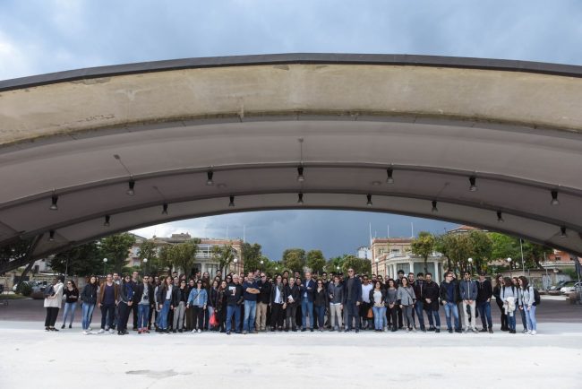 giovani-architetti-in-visita-al-varco-sul-mare-civitanova-6-650x434