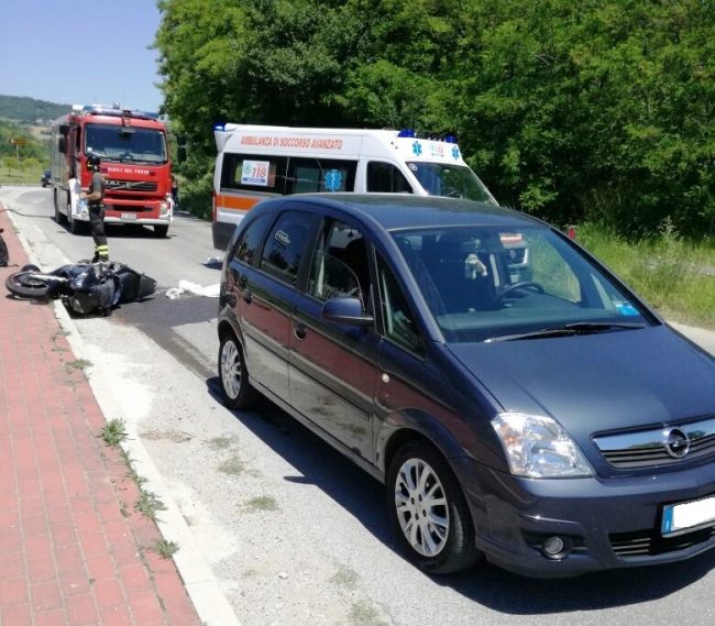incidente-auto-moto-belforte-1-650x569