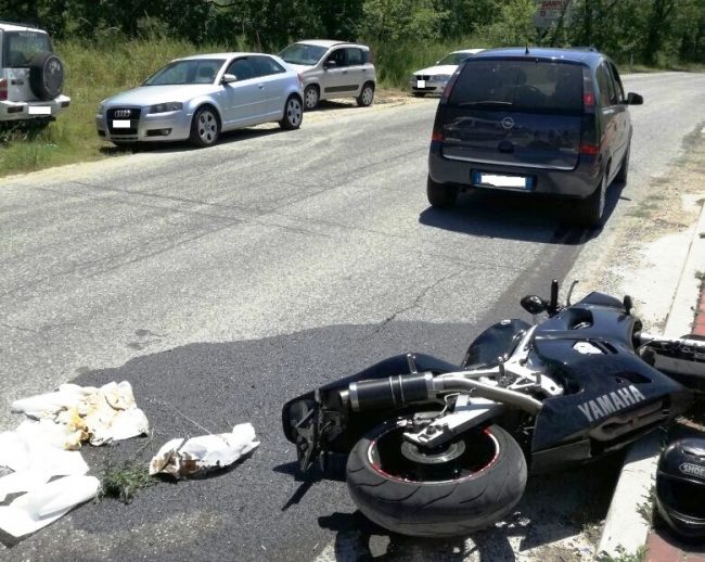 incidente-auto-moto-belforte-2-650x518