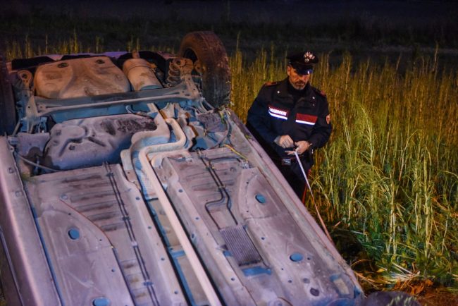 incidente-auto-si-rovescia-bivio-vergini-ospedale-civitanova-2-650x434