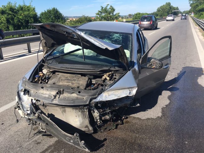 incidente-morrovalle-superstrada-1-650x488