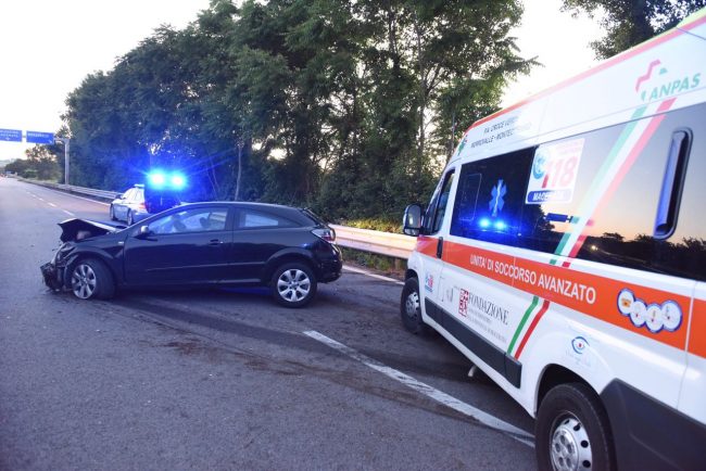 incidente-superstrada-cane-carreggiata-morrovalle-5-650x434