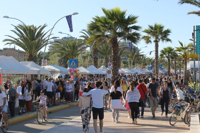 lungomare-estate-gente