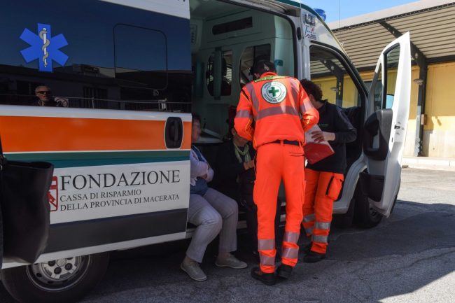 malore-in-stazione-familiari-disperati-civitanova-10-650x433