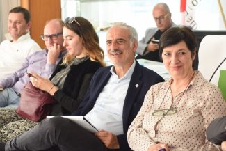 presentazione-lista-pd-giulio-silenzi-mirella-franco-civitanova-11-325x217