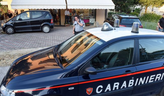 rapina-cartoleria-manu-via-saragat-carabineiri-civitanova-1-650x381