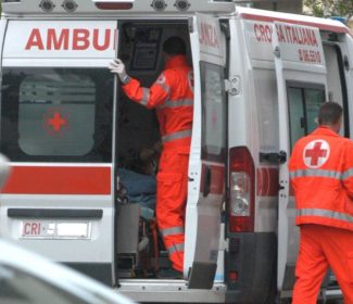 ambulanza-118-archivio-arkiv-325x280