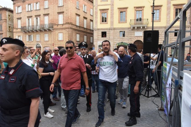 matteo-salvini-lega-nord-tolentino-FDM-18-650x434