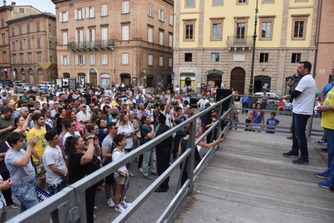 matteo-salvini-lega-nord-tolentino-FDM-4-650x434
