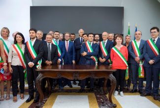 Firma-convenzione-sport-e-periferie-foto-1-325x219