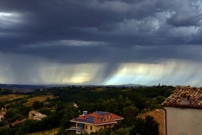Foto-maltempo-da-Colmurano_4_ridimensiona-650x434