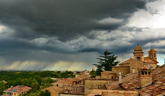 Foto-maltempo-da-Colmurano_5_ridimensiona-650x378