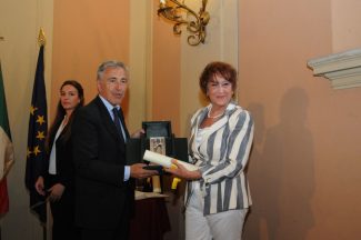 Pina-Gentili-premiata-dal-Pio-Sodalizio-dei-Piceni