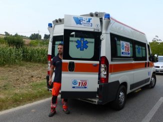 ambulanza-118-archivio-arkiv-41-325x244
