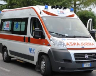 ambulanza-118-archivio-arkiv-42-e1575289256790-325x258