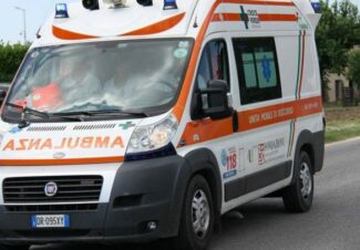 ambulanza-118-archivio-arkiv-65-e1628787257141-325x226