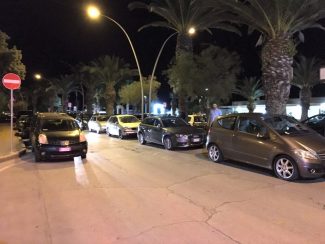 auto-pista-ciclabile-parcheggi-selvaggi-2-325x244