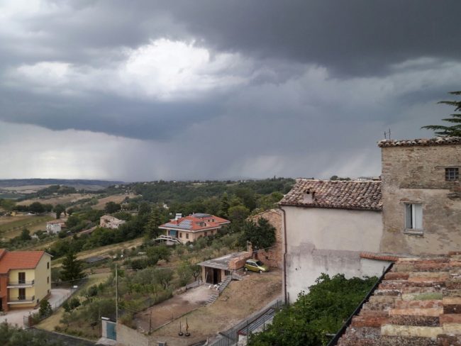 bomba-dacqua-macerata-260717-1-650x488