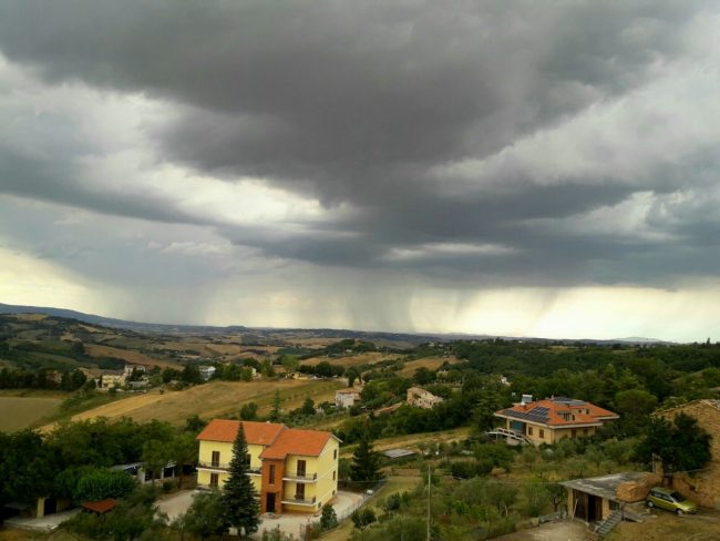 bomba-dacqua-macerata-260717-650x488