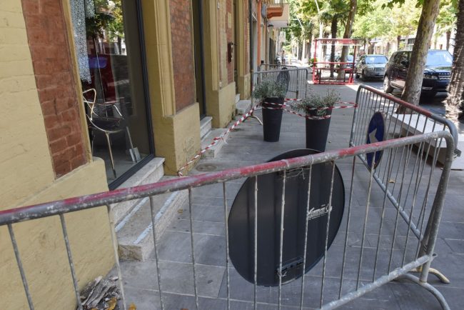 caduta-calcinacci-corso-umberto-transenne-civitanova-2-650x434