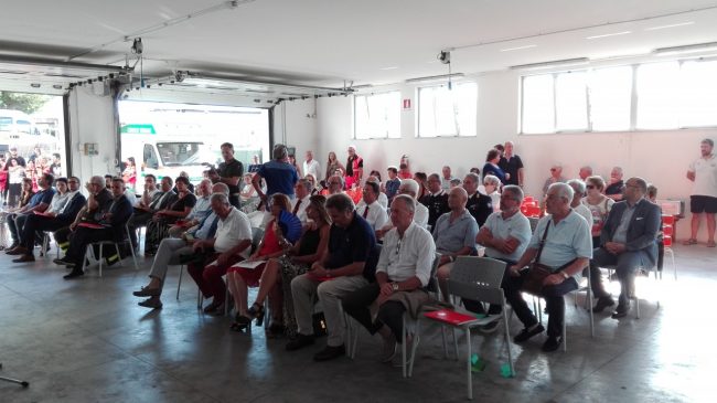 consegna-defibrillatori-5-650x365
