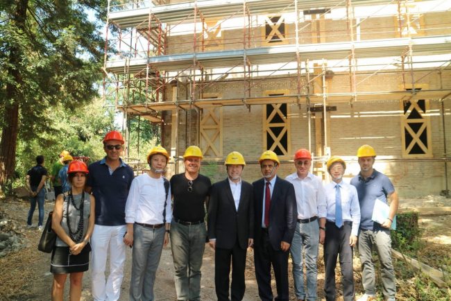 delegazione-di-pechino-in-visita-a-villa-lauri-4-650x434